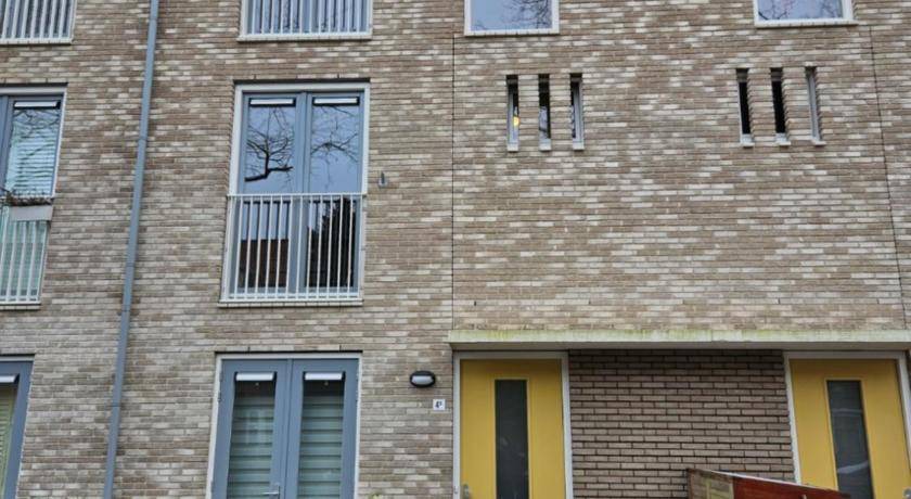 Dordrecht House | 145 m² House ∙ 5 bedrooms ∙ 10 guests