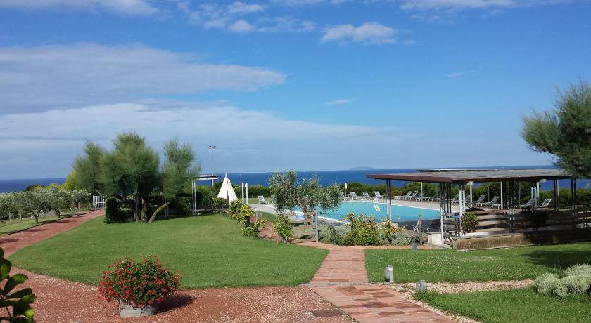 Castiglioncello House | 145 m² Farmhouse ∙ 2 bedrooms ∙ 11 guests