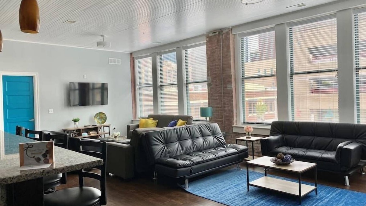 Garment District Hotel | 1480Sq ft 2BR/2BA Loft Downtown KC Historic Build