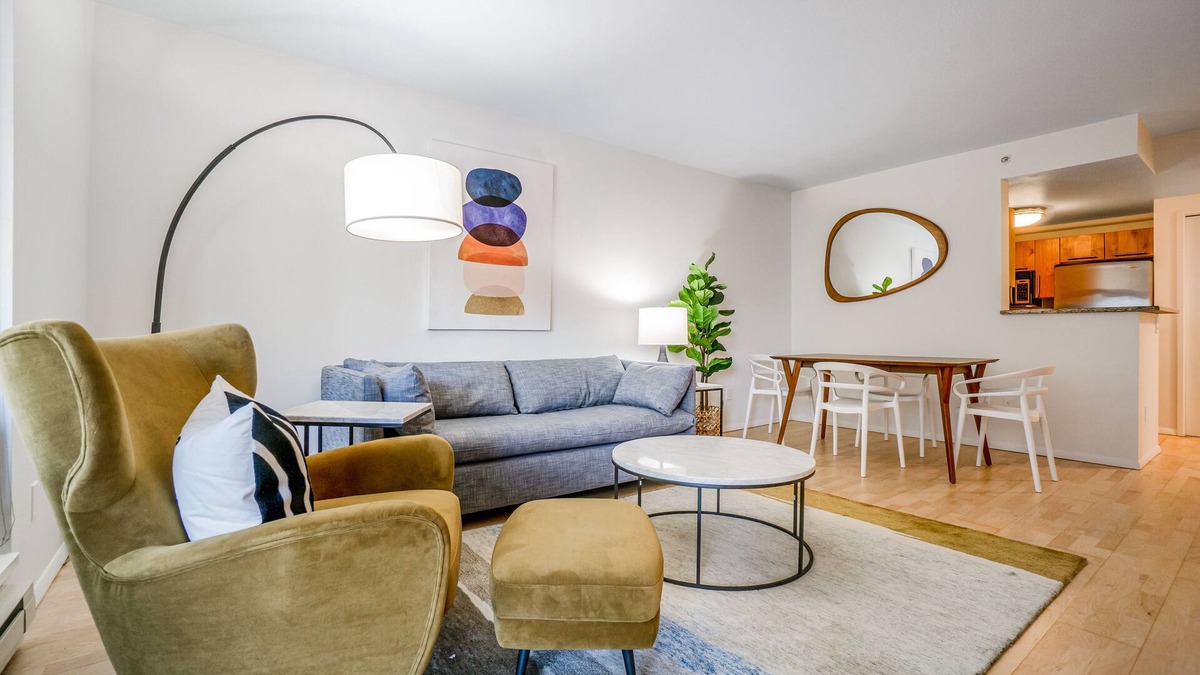 Downtown Seattle Condo | 14th Floor Condo with Wifi & Shared Pool and Hot Tub - Amazing Location