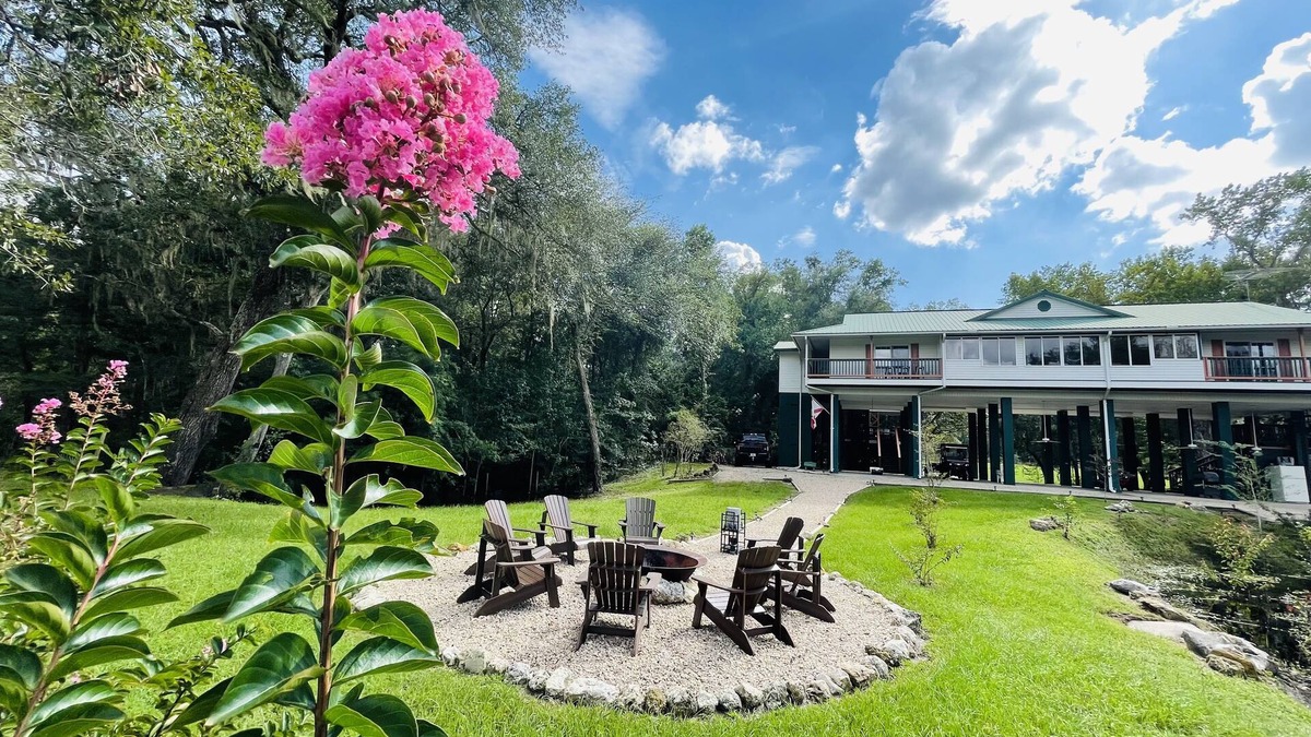 Mayo House | 15 ACRE RIVER FRONT CABIN HOUSE ON THE SUWANNEE, WITH SPRING WALKING DISTANCE