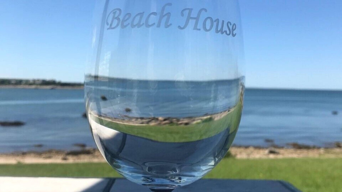 Silver Beach House | 15% discount for a 6 bedroom Capehouse on the beach!nWeek of June 21-28, 2025!