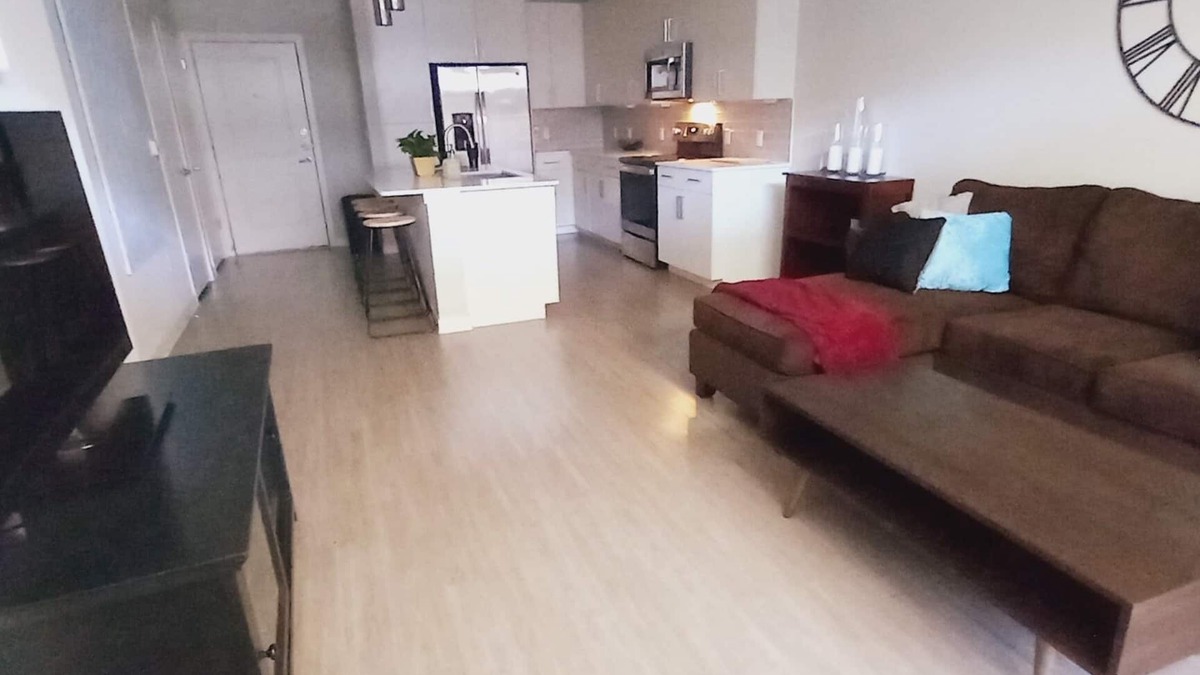 Parkridge Gardens Condo | 15 from downtown and The Drag of ATX