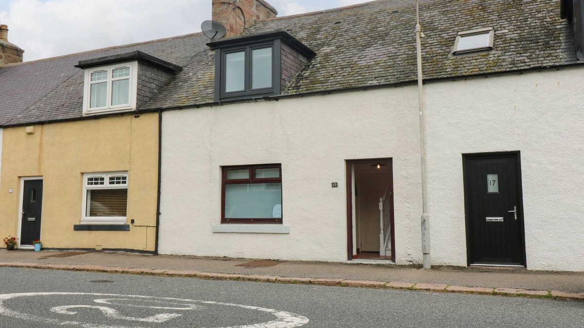 Cruden Bay Cottage | 15 MAIN STREET, pet friendly, character holiday cottage in Cruden Bay