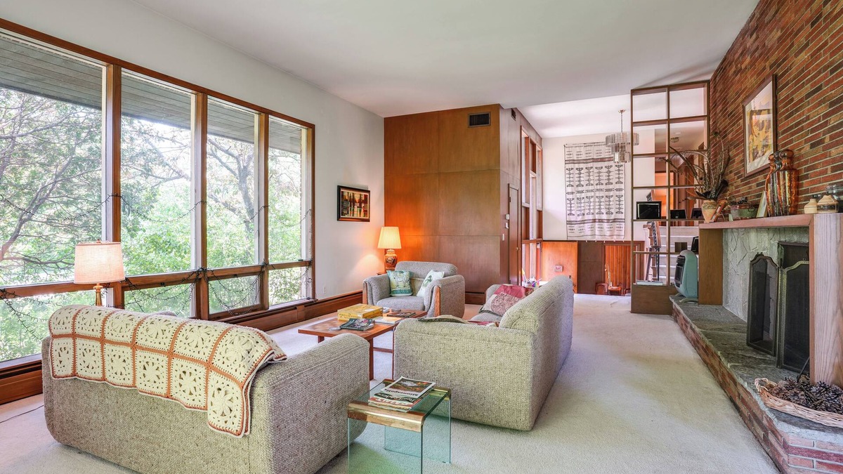 Minnetonka House | 15 Mi to Downtown Minneapolis: Retreat on 5 Acres