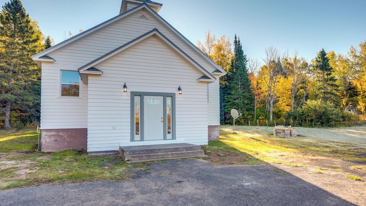 Houghton County House | 15 Mi to Lake Superior: Renovated Church w/Grill