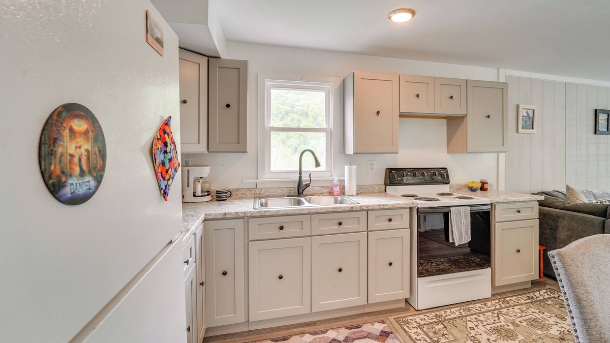 Riddlesburg Cottage | 15 Mi to Raystown Lake: Riddlesburg Getaway!