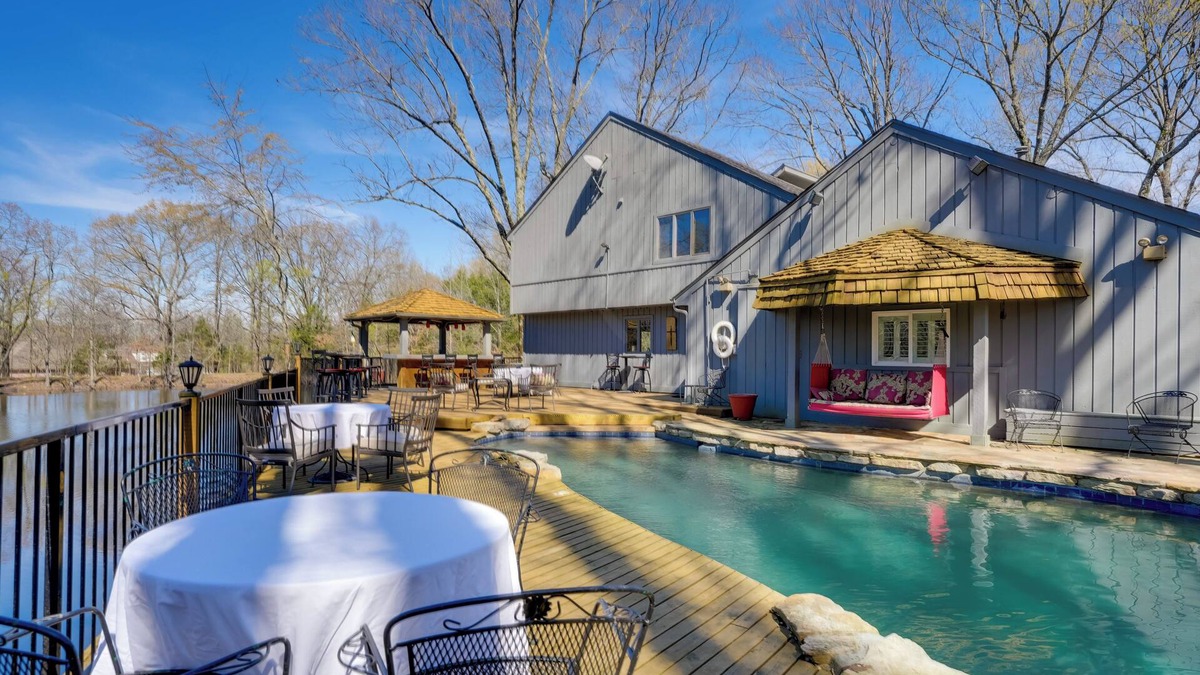 Southaven House | 15 Mi to University of Memphis: Getaway w/Games