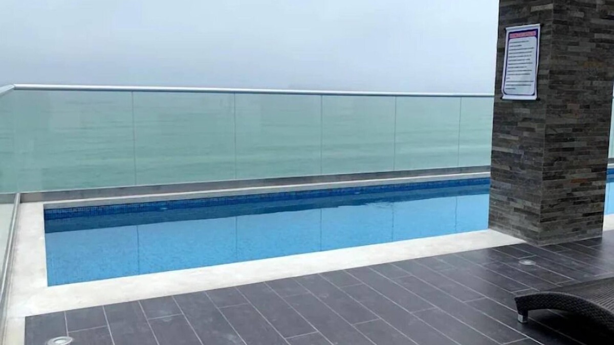 La Perla House | 15 min from airport, ocean view, 24/7 security
