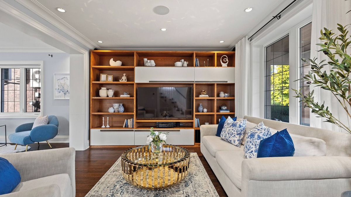 East York House | 15 Min to Downtown | Games Room | Private Parking | Private Backyard