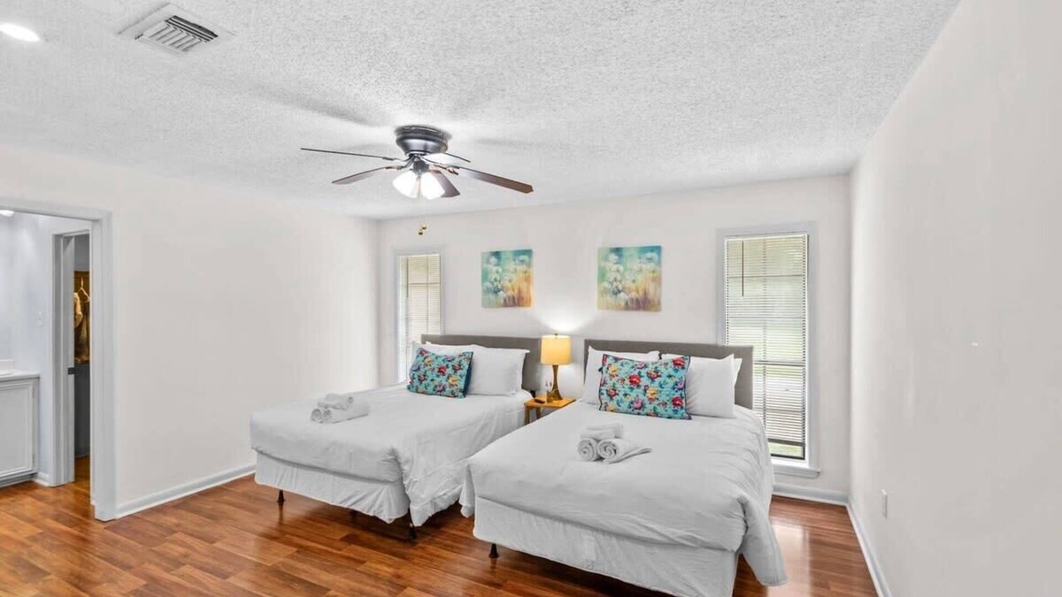 South Baton Rouge House | 15 Min to LSU & Downtown! Oak Hills Place Hideaway