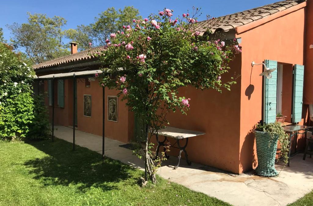 Le Puy-Sainte-Reparade Apartment | 15 MINS AIX-EN-PROVENCE ET LUBERON DANS DOMAINE DE CAMPAGNE PRIVE