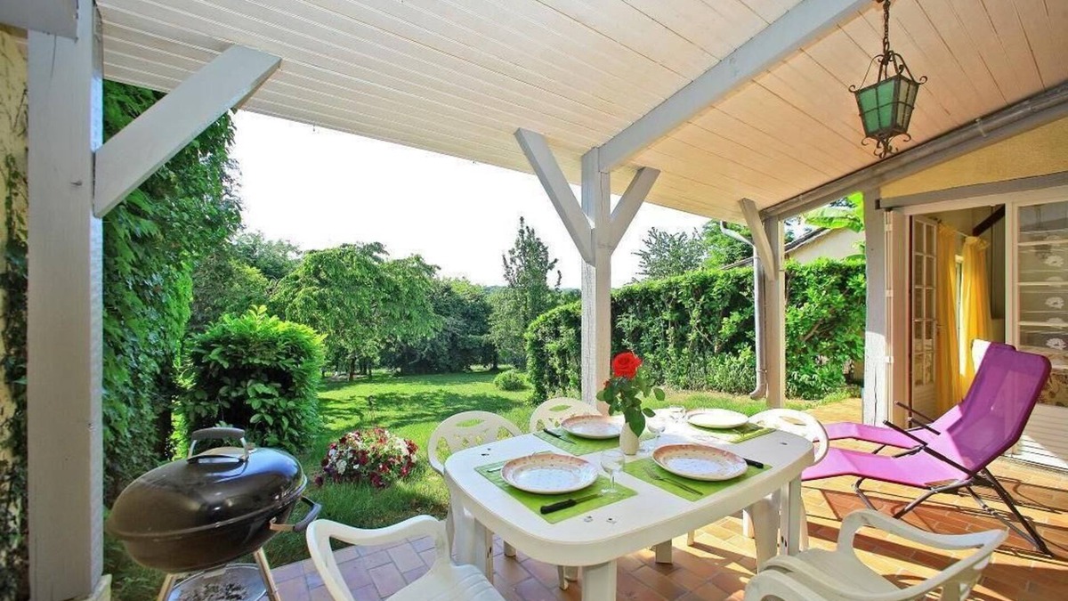 Tamnies House | 15 mins from Sarlat and caves comfortable cottage with swimming pool,