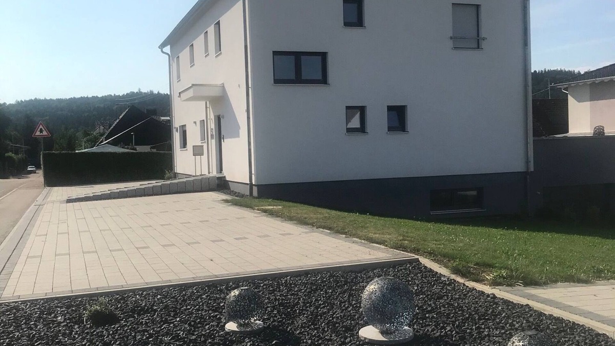 Eichenkirnberg Apartment | 15 Minuten vom Freizeitpark und Seen Entfernt. Ferienwohnung in Ruhiger Lage