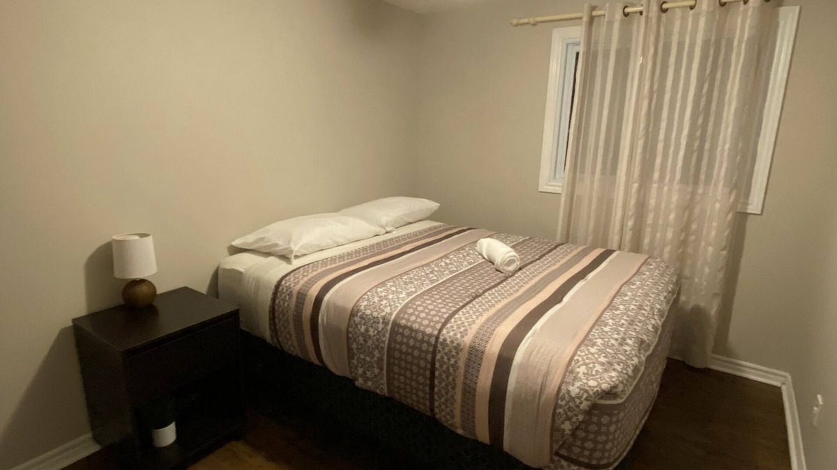 Amherstview House | 15 minutes away from downtown and Thousand Island Ferry