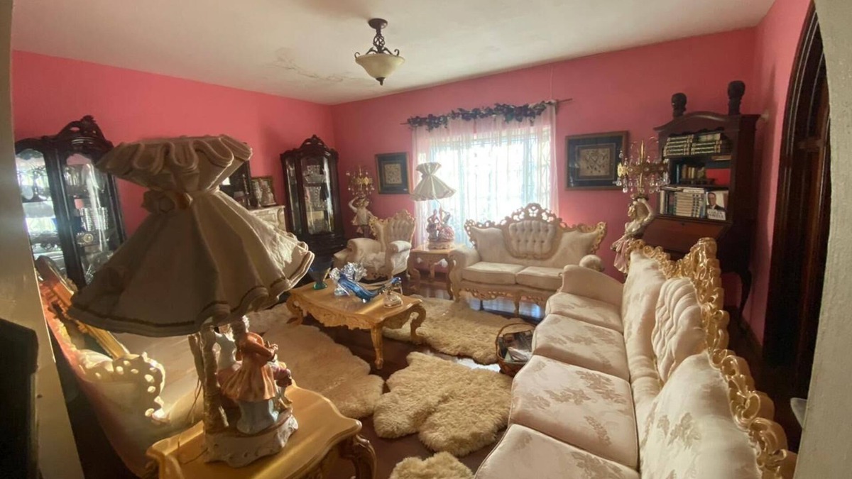 Hellshire Bed & Breakfast | 15 minutes away from the famous Hellshire Beach .