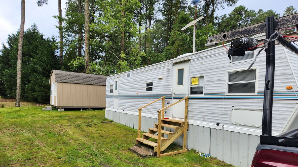 Greenbush RV Rental | 15 minutes to Chincoteague VA and 49 minutes away from Ocean City Md. Much more.