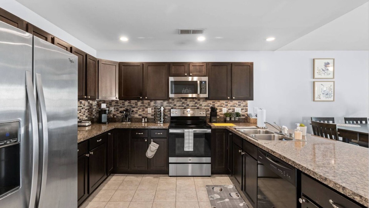 Lexington House | 15 Minutes to the horse park! Cozy 3 Bed, 2 Bath stay