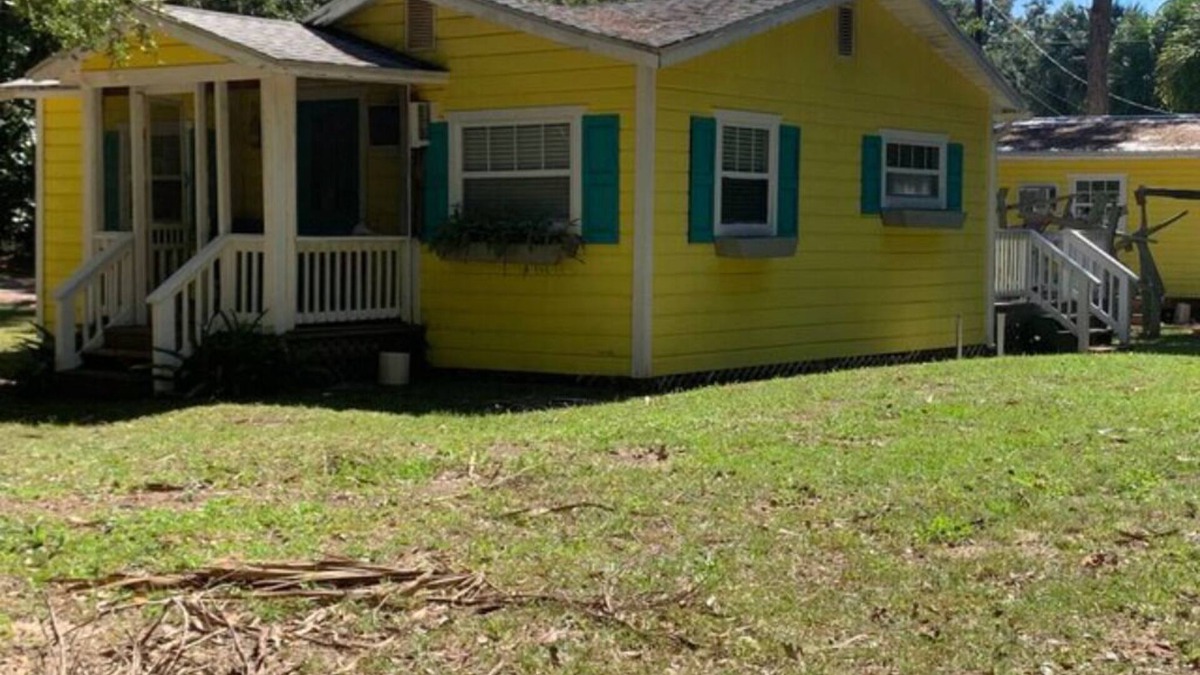 Yankeetown Cabin | 15) Mocking Bird Cottage