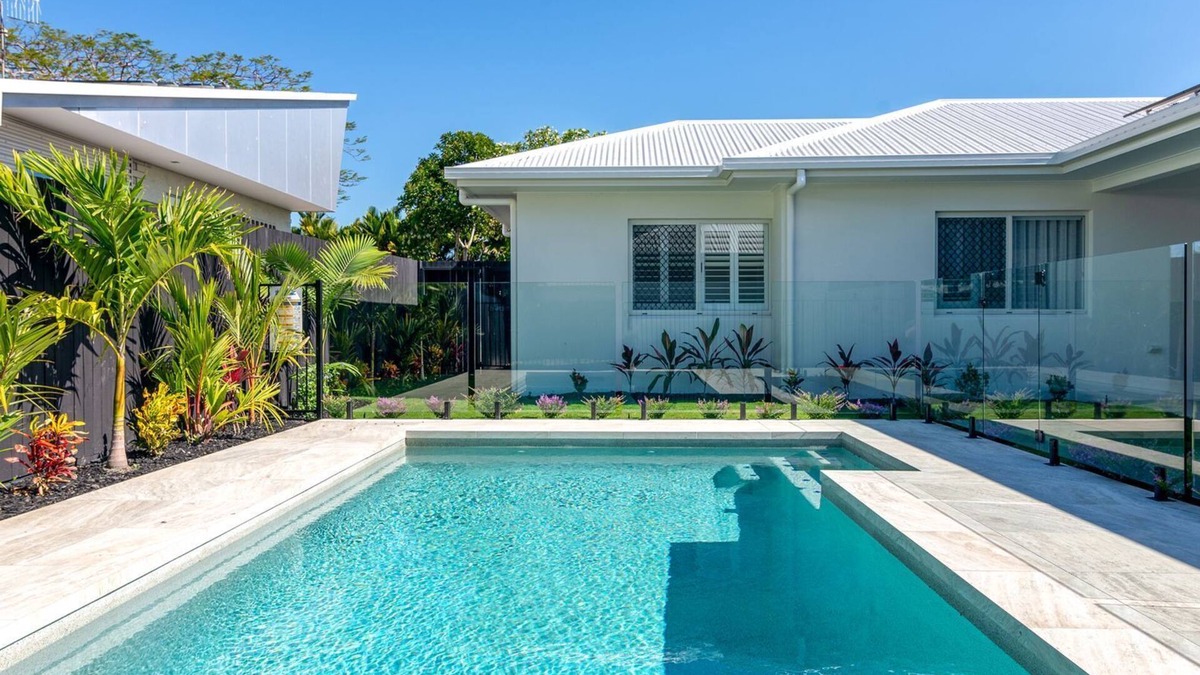 Cooya Beach House | 15 Ocean Avenue Cooya Beach Entire Home