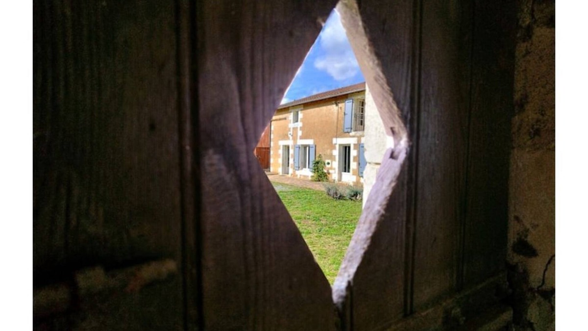 Celle-Levescault House | 15 people Large house in the countryside
