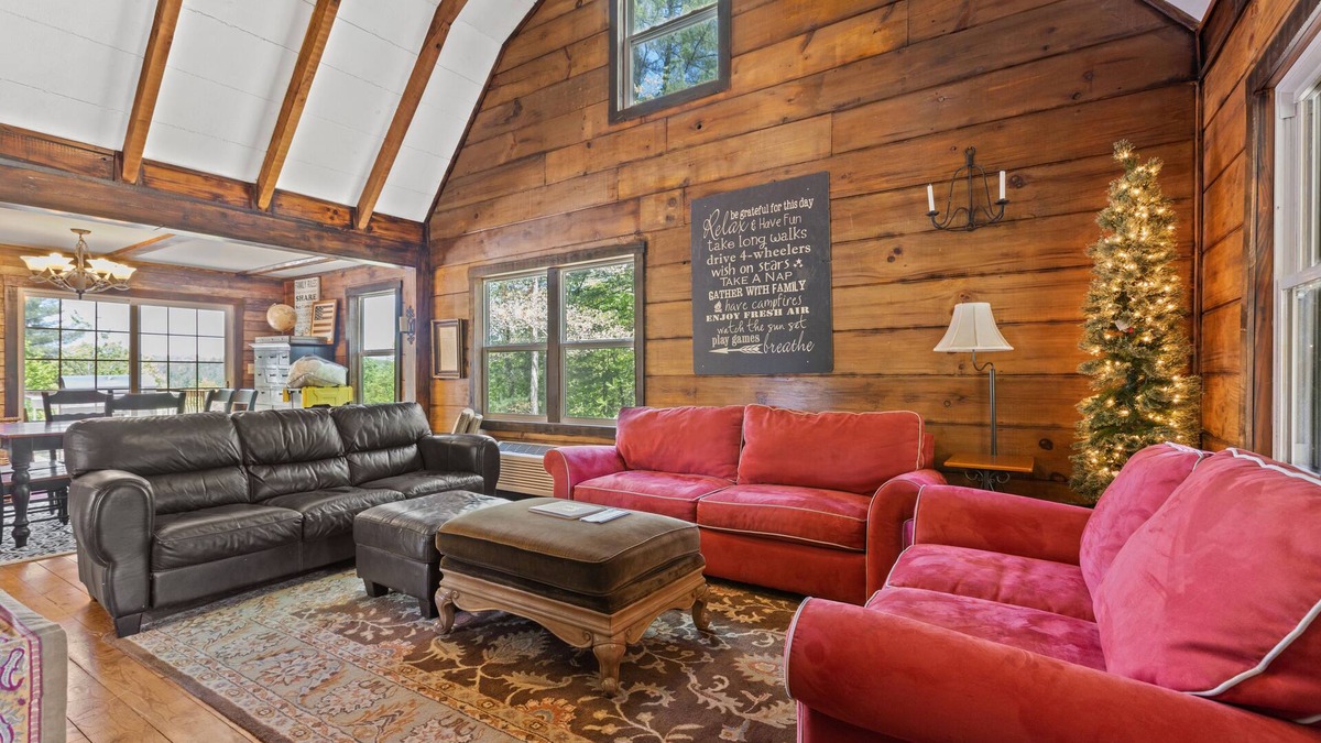 Campton Cabin | 150 Acres | Private Hiking & Biking | Secluded Cabin in Red River Gorge, Kentucky!