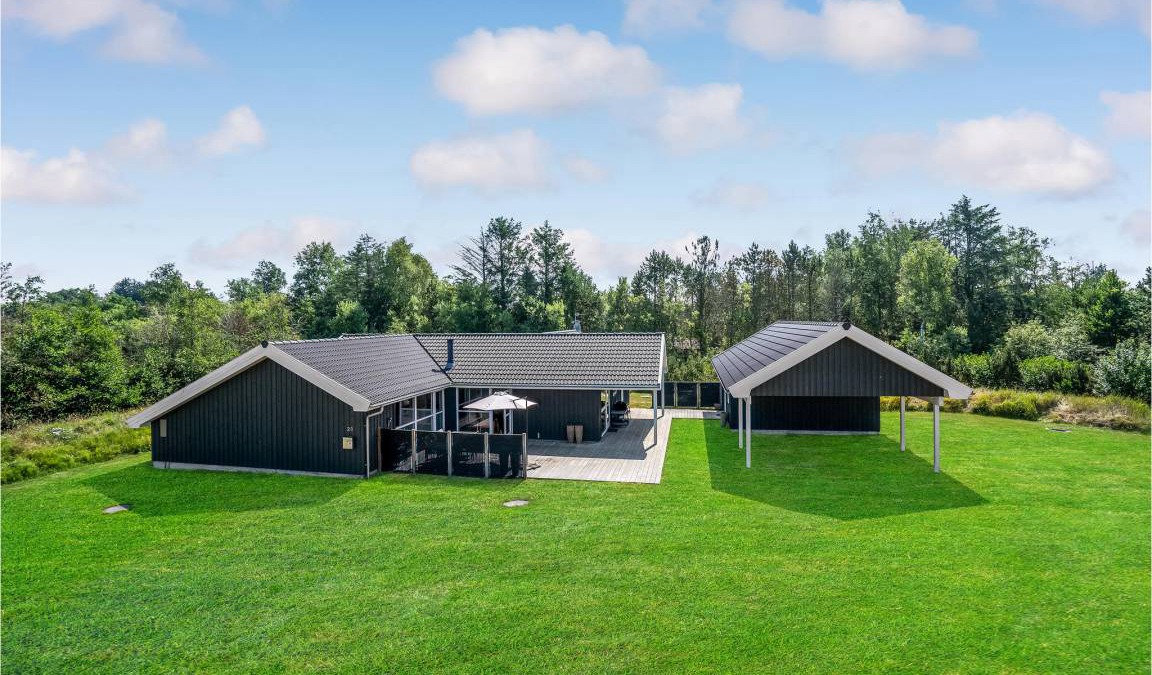 Bratten Strand House | 150 m² House ∙ 5 bedrooms ∙ 10 guests
