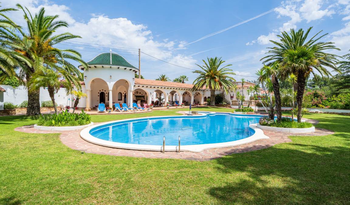 Miami Platja Villa | 150 m² Villa ∙ 5 bedrooms ∙ 14 guests