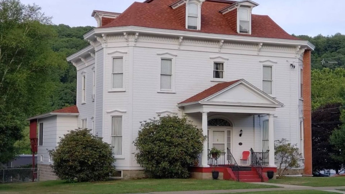 Franklin House | 150 Year Old Historic Home w/Vintage Charm!
