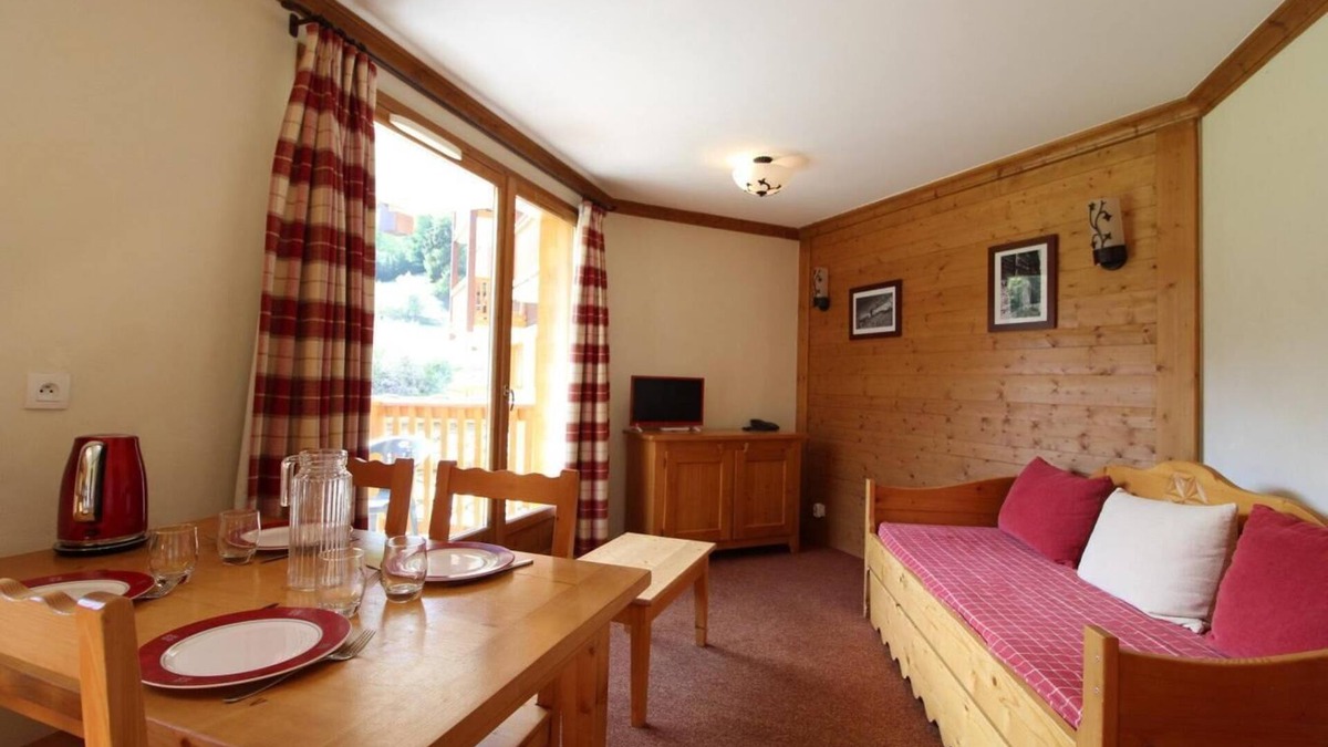 Val Cenis Apartment | 150m from shops, 1st floor, fitness, swimming pool, balcony, tv, ski locker, 31m², Val Cenis