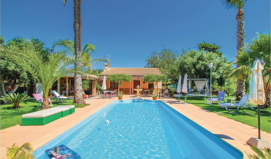 La Marina House | 152 m² House ∙ 6 bedrooms ∙ 14 guests