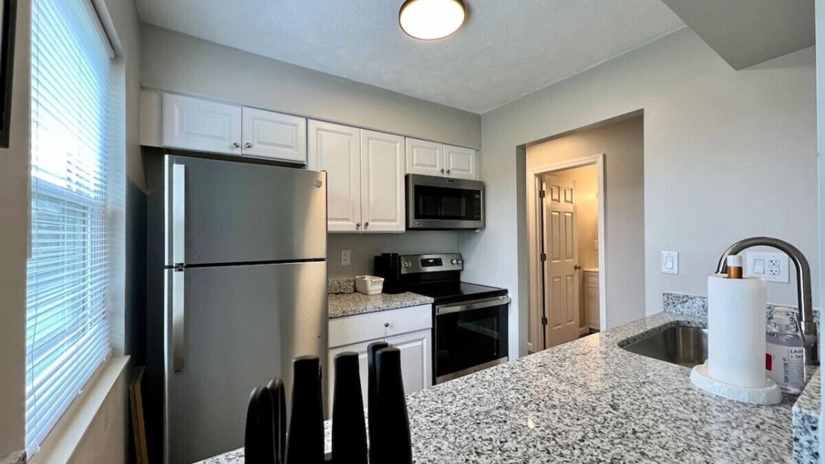 Middletown Condo | 1520 H Bonita · Hidden Two Bedroom Middletown w Private Laundry