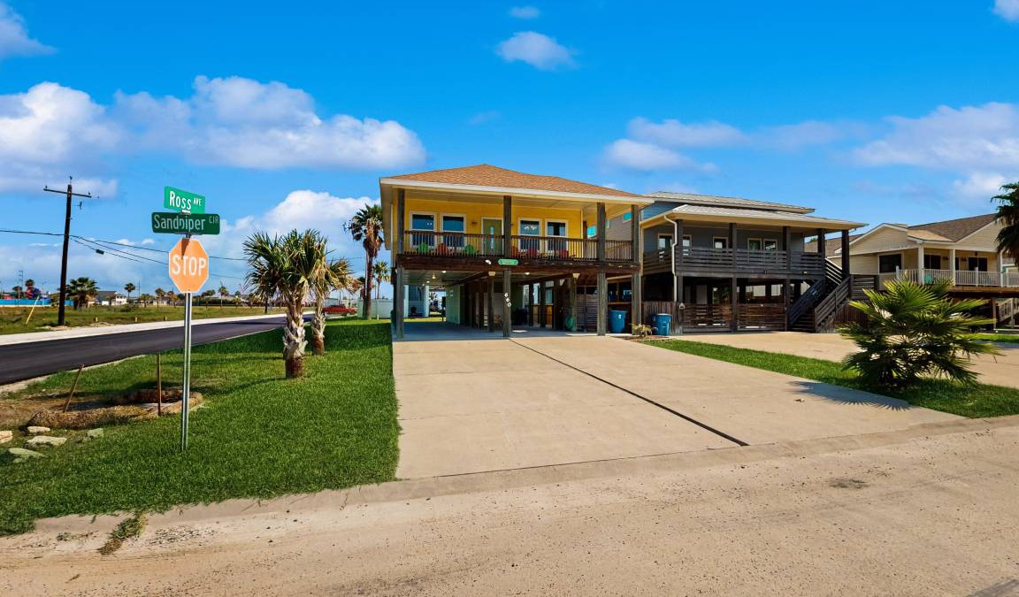 Leeward Sands House | 153 m² House ∙ 3 bedrooms ∙ 10 guests