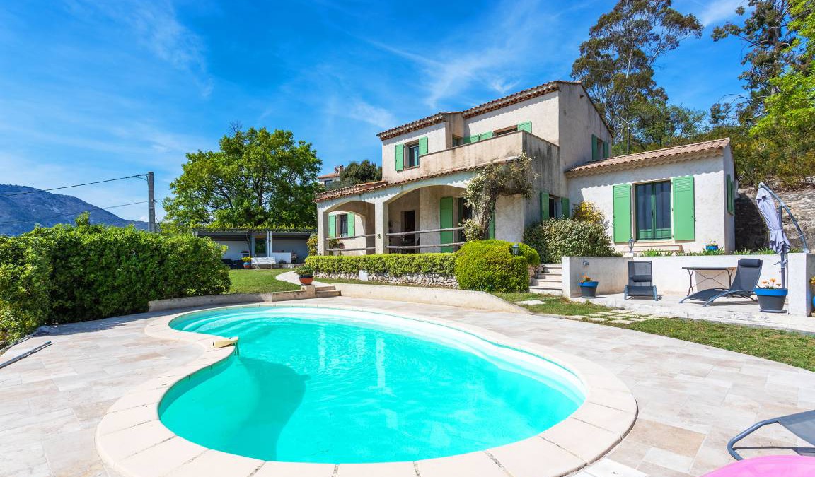 Berre-des-Alpes Villa | 155 m² Villa ∙ 3 bedrooms ∙ 6 guests