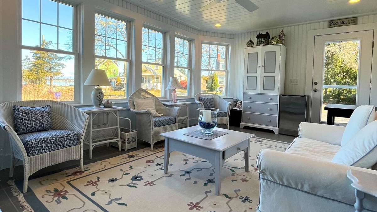 Pocasset House | 157 Tahanto Rd - Updated 3BR home w/ocean view, steps to beach!