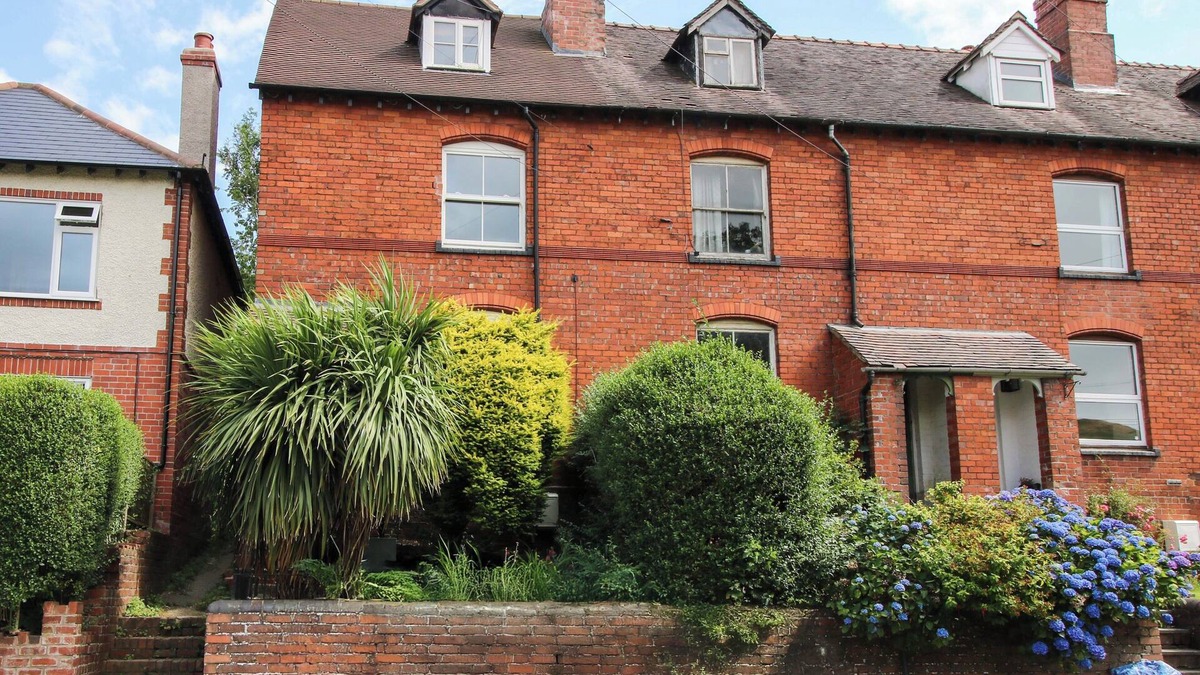 Church Stretton Cottage | 157 WATLING STREET SOUTH, family friendly in Church Stretton