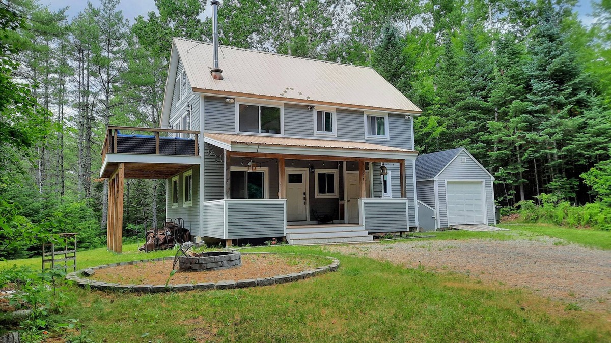 Franconia House | 157SL Peaceful Franconia Notch forest retreat near Cannon; privacy, and comfort - Dog Friendly!