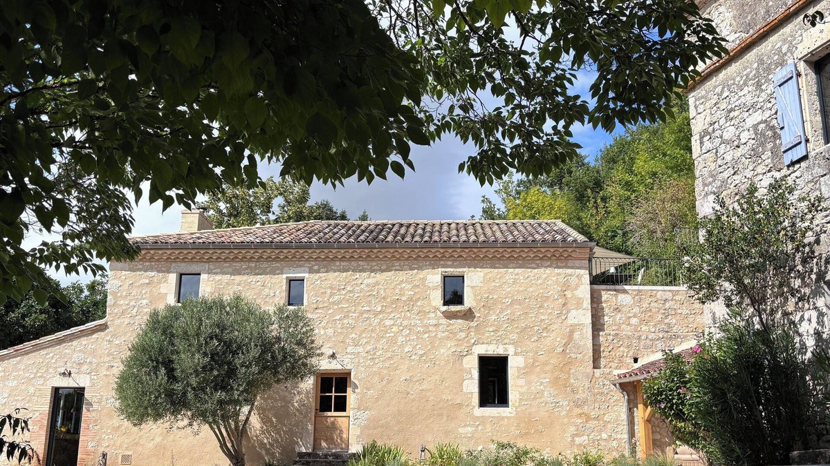 Lauzerte House | 15th-Century farmhouse in the hills of Occitanie