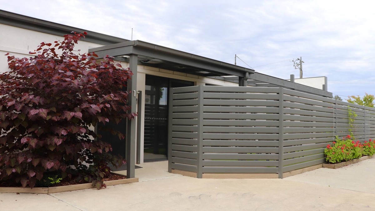 Myrtleford House | 16 KING STREET - Townhouse 1 of 3
