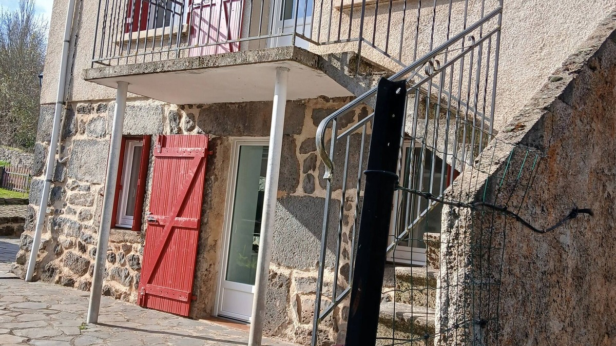 Seneujols House | 16 km from Le PUY EN VELAY VILLAGE HOUSE CLOSED LAND