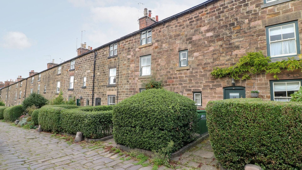 Belper Cottage | 16 LONG ROW, family friendly, character holiday cottage in Belper