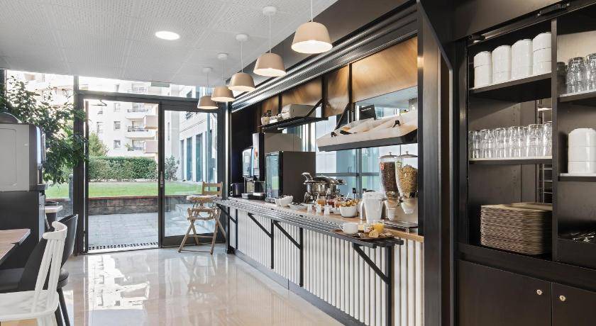 Part Dieu - Bir Hakeim Hotel | 16 m² Hotel ∙ 10 guests
