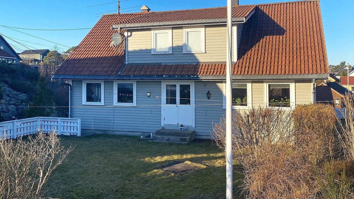 Skalevik House | 16 person holiday home in flekkerøy