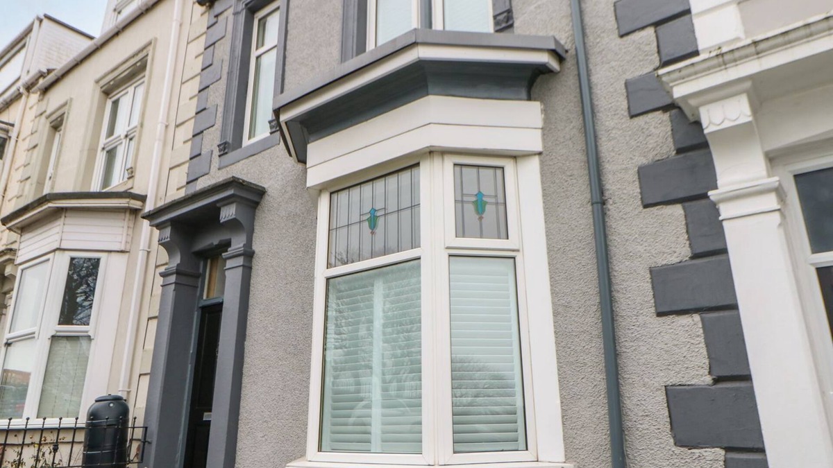 South Shields Cottage | 16 SEAFIELD TERRACE, pet friendly, with hot tub in South Shields