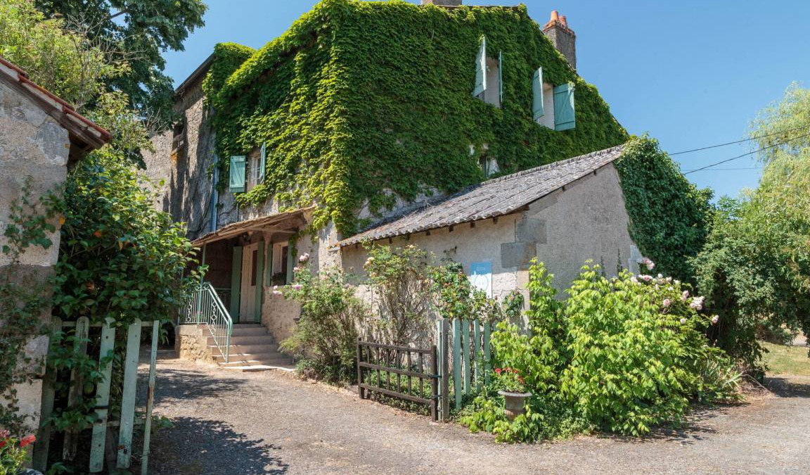Bourg-Archambault Other | 160 m² Accommodation ∙ 4 bedrooms ∙ 9 guests