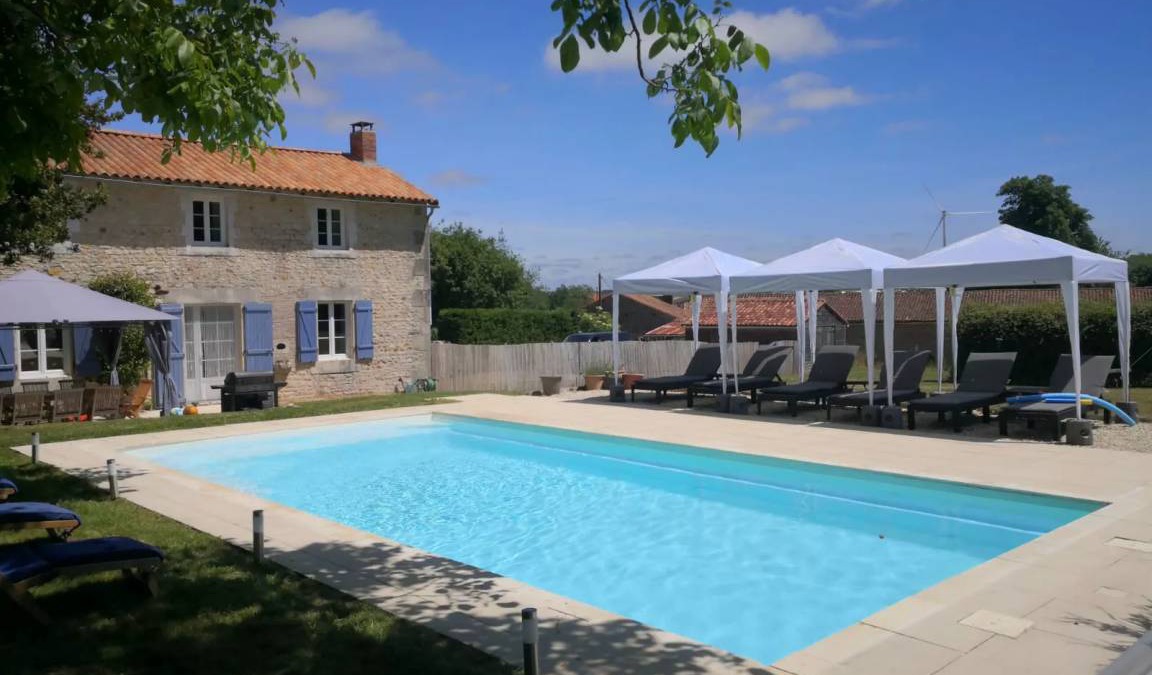 Nanteuil-en-Vallee House | 160 m² House ∙ 5 bedrooms ∙ 10 guests