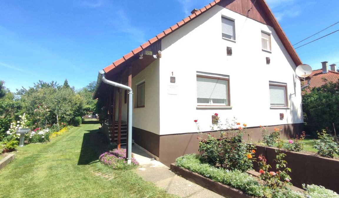 Gardony House | 160 m² House ∙ 3 bedrooms ∙ 6 guests