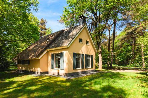 Hooghalen Resort | 160 m² Resort ∙ 6 bedrooms ∙ 12 guests