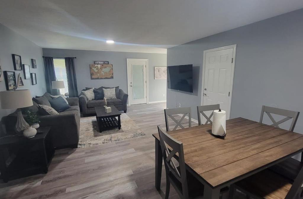 Monroe House | 160 Overbrook 3 bedroom home with privately fenced yard and hot tub