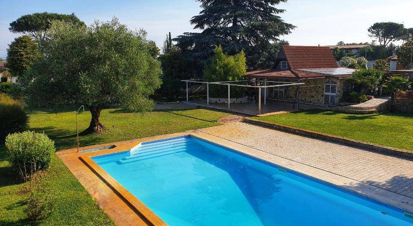 Latina Lido Villa | 1600 m² Villa ∙ 5 bedrooms ∙ 11 guests